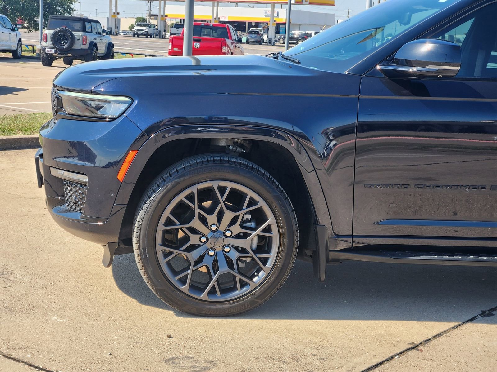 Used 2023 Jeep Grand Cherokee L Summit image 11