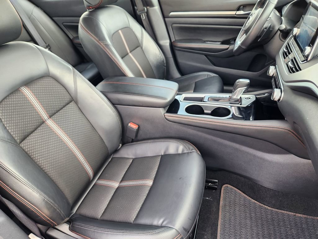 Used 2025 Nissan Altima 2.5 SR image 14