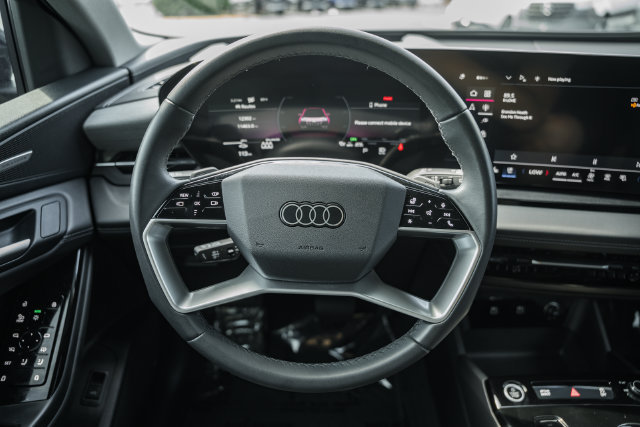 Used 2025 Audi Q6 e-tron Premium Plus w/ Premium Plus AWD/4WD image 30