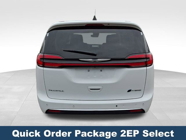Used 2024 Chrysler Pacifica Select image 6