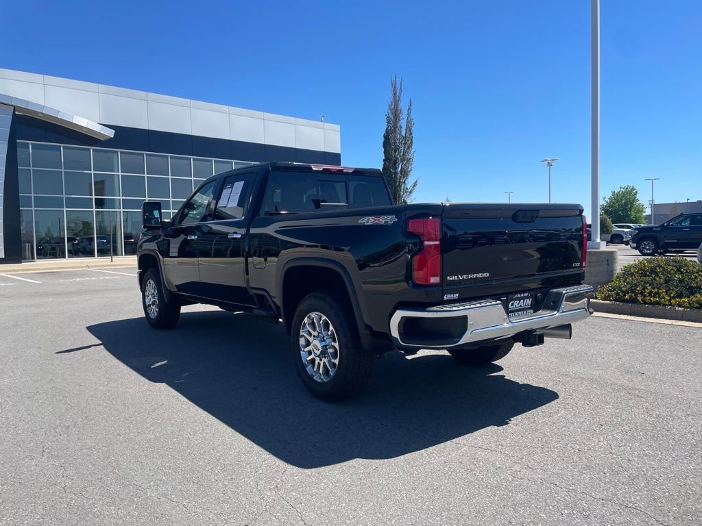 Used 2025 Chevrolet Silverado 2500 LTZ w/ LTZ Convenience Package image 5