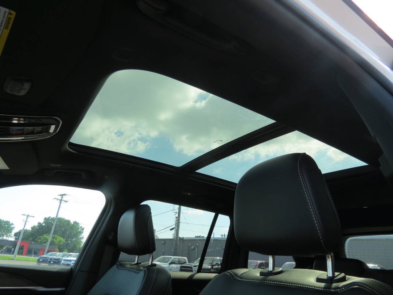 New 2026 Jeep Grand Cherokee Limited AWD/4WD image 25