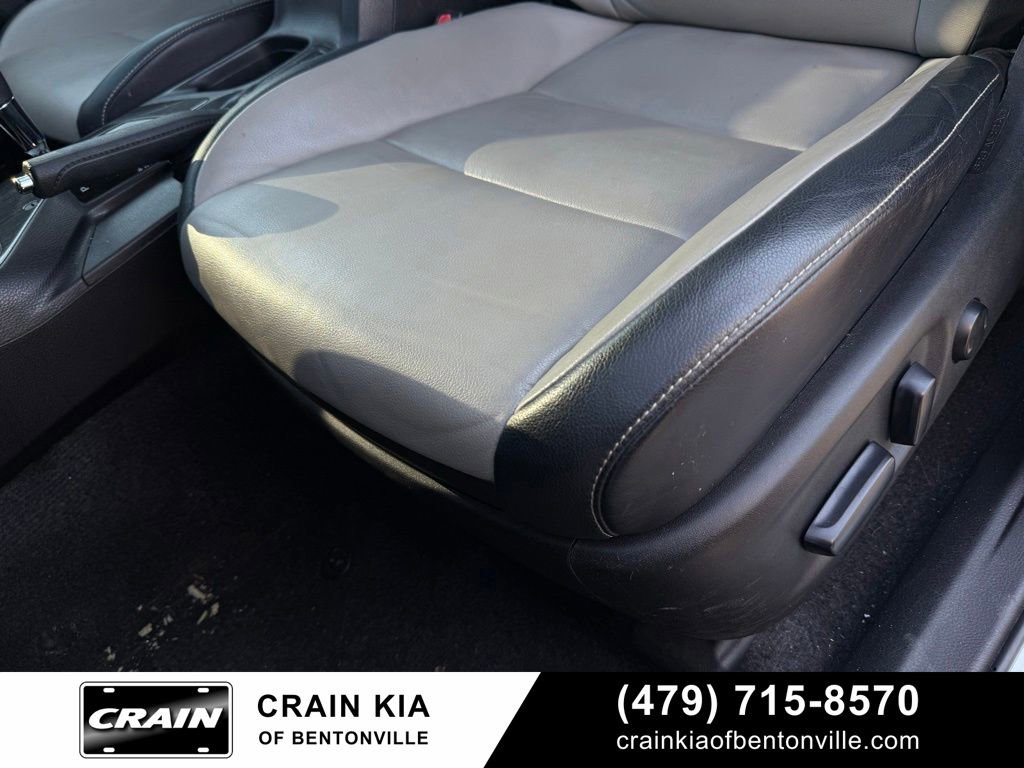 Used 2016 Toyota RAV4 Limited FWD image 23