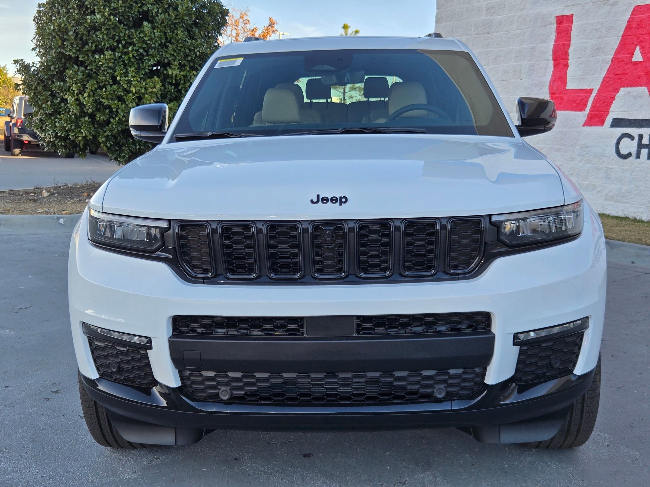 New 2025 Jeep Grand Cherokee L Limited w/ Luxury Tech Group II image 2