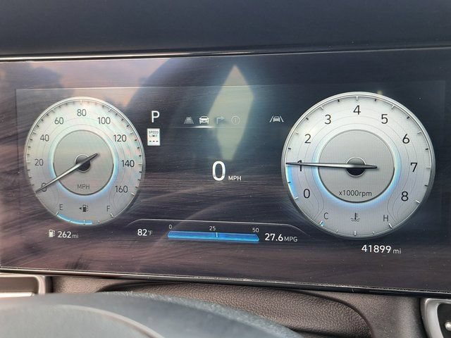 Used 2024 Hyundai Elantra SEL w/ Convenience Package FWD image 9