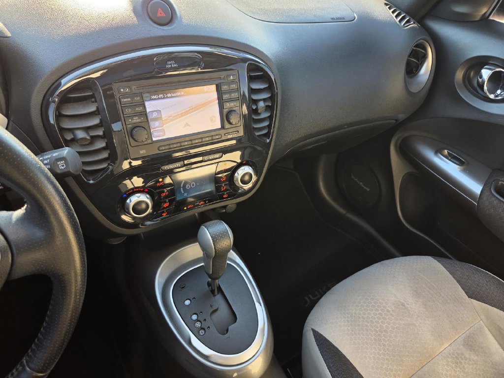 Used 2013 Nissan Juke SV FWD image 23