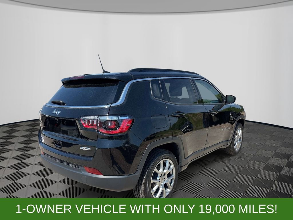 Used 2022 Jeep Compass Latitude w/ Sun and Sound Group AWD/4WD image 5