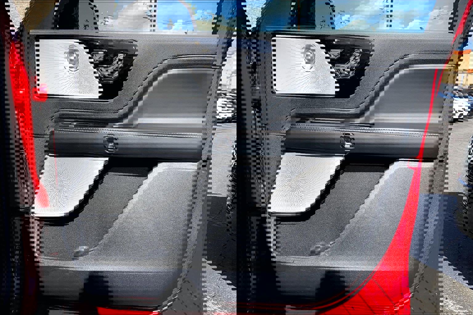 Used 2025 Lincoln Aviator Reserve w/ Equipment Group 201A image 20