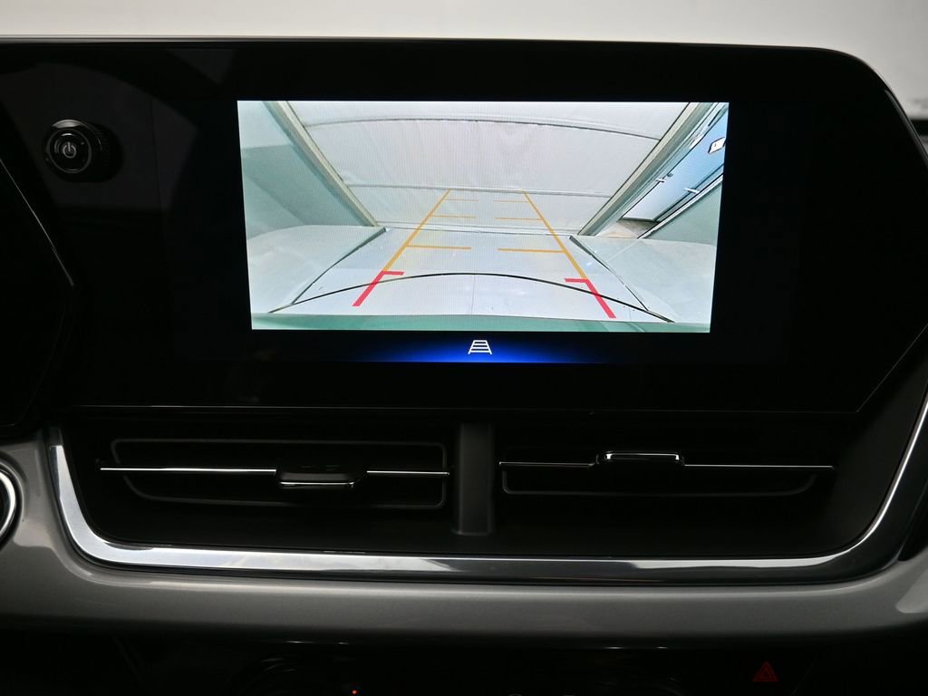 Used 2025 Chevrolet Trax LT image 4