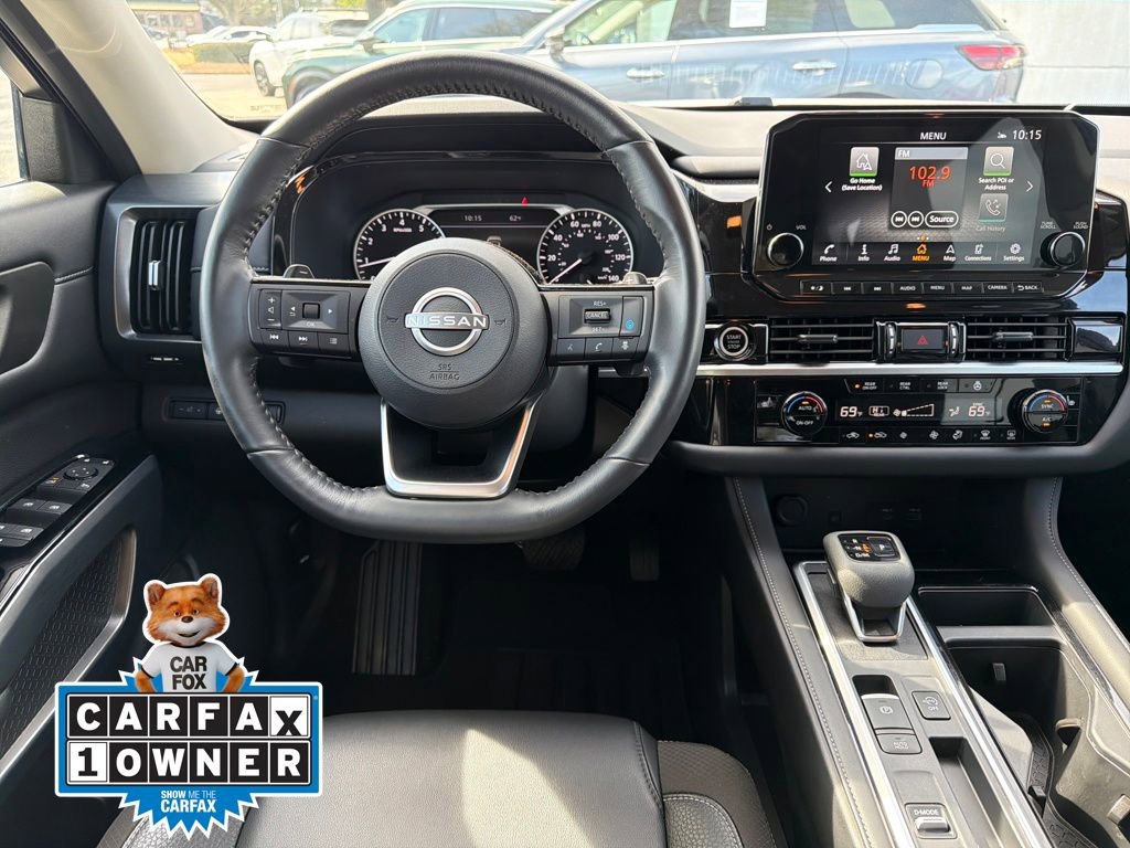 Used 2024 Nissan Pathfinder SL FWD image 2