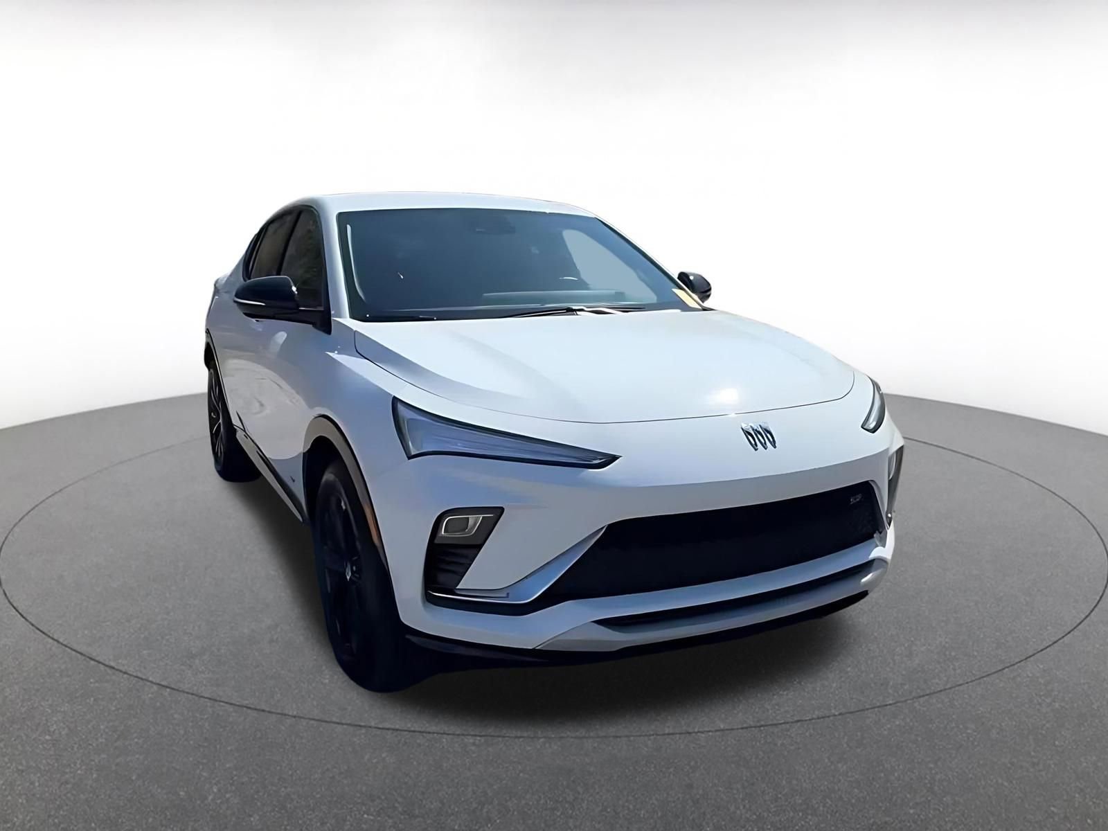 Used 2025 Buick Envista Sport Touring image 3