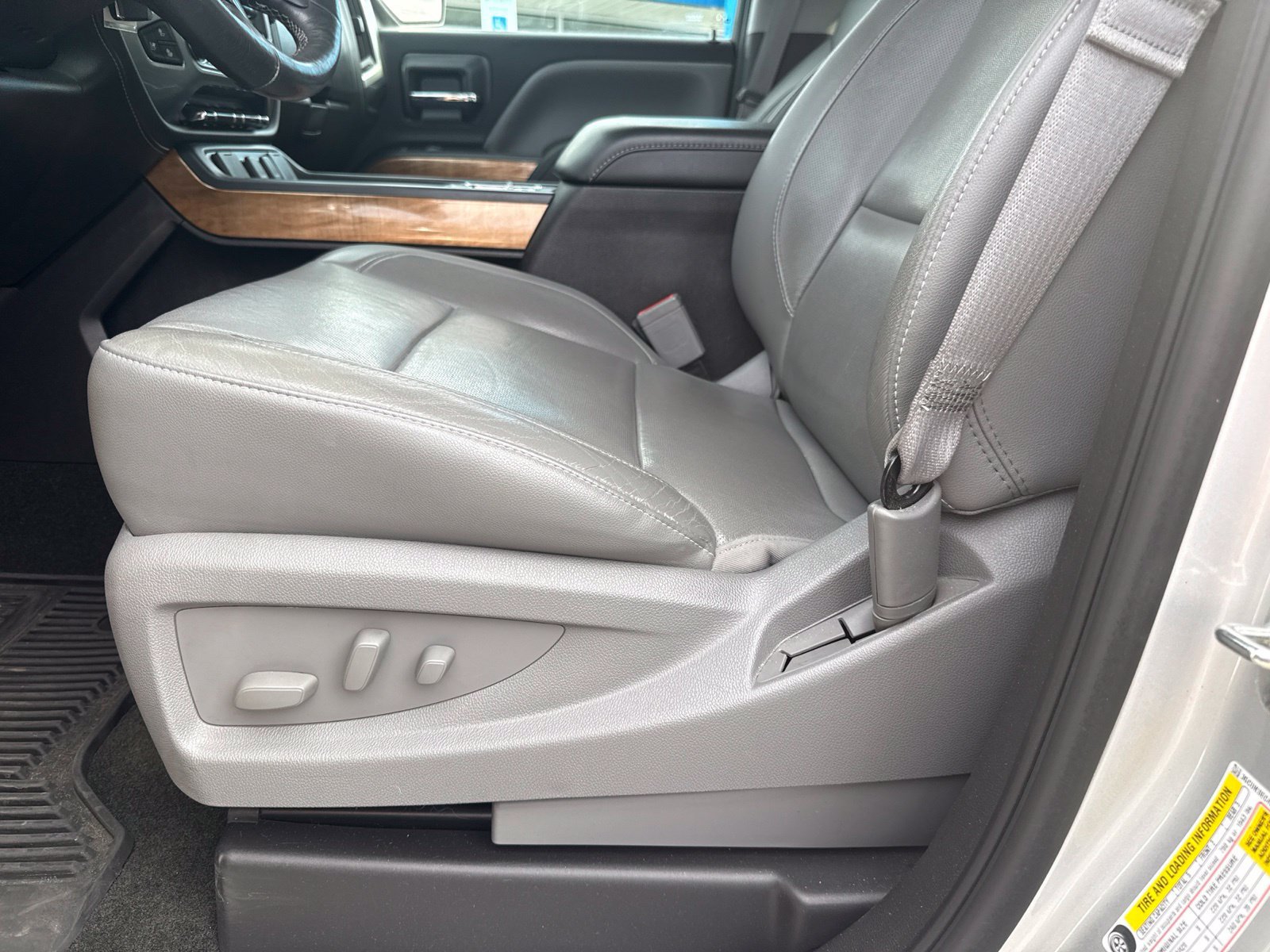 Used 2016 Chevrolet Silverado 1500 LTZ w/ Sport Package AWD/4WD image 13