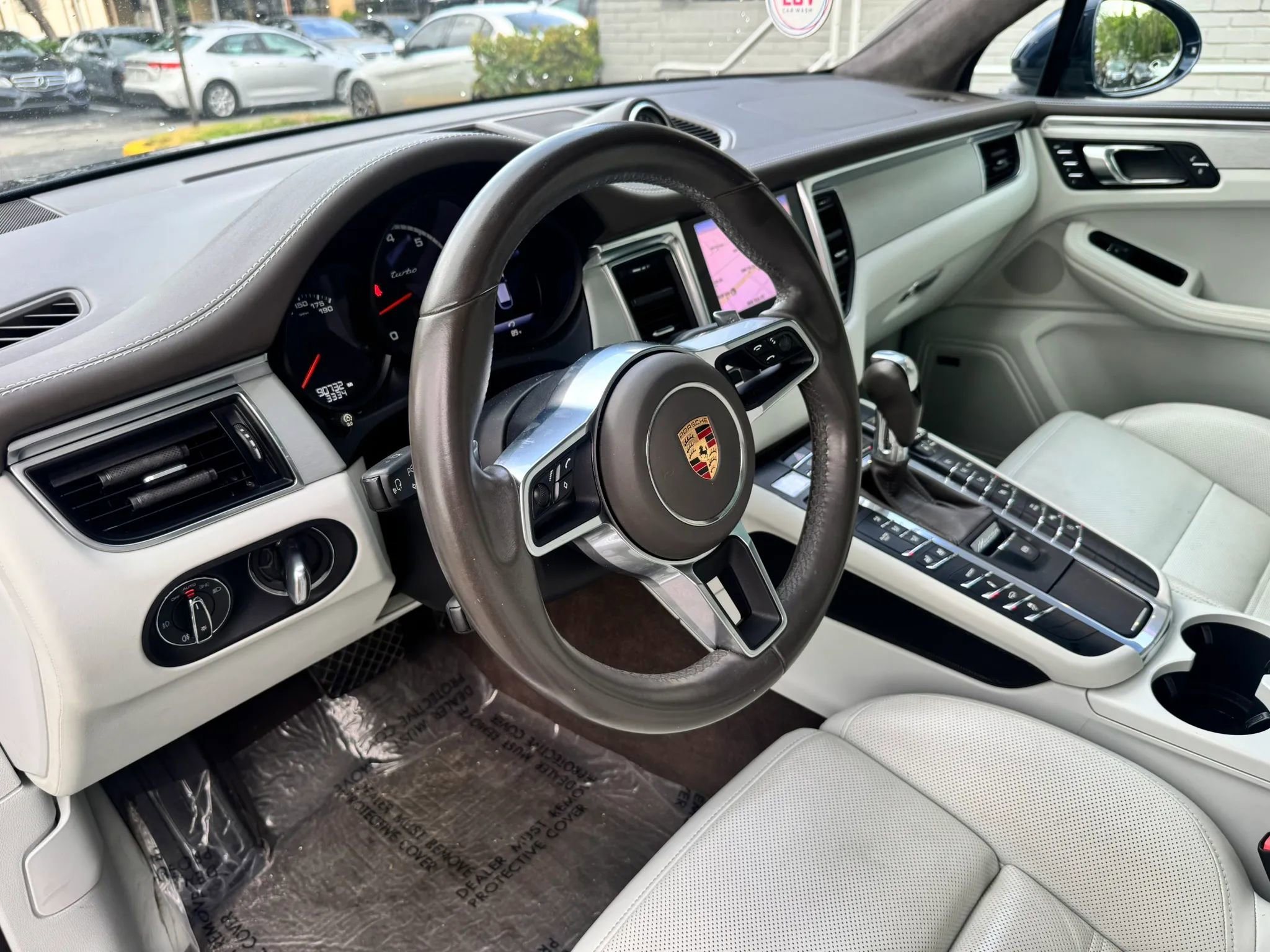 Used 2017 Porsche Macan Turbo AWD/4WD image 16
