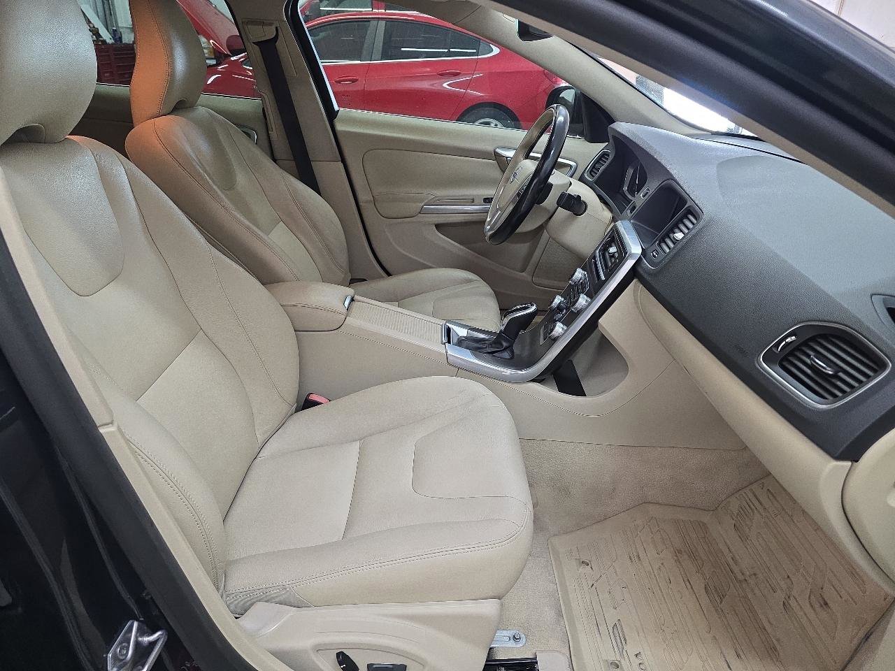 Used 2015 Volvo S60 T5 Premier image 45