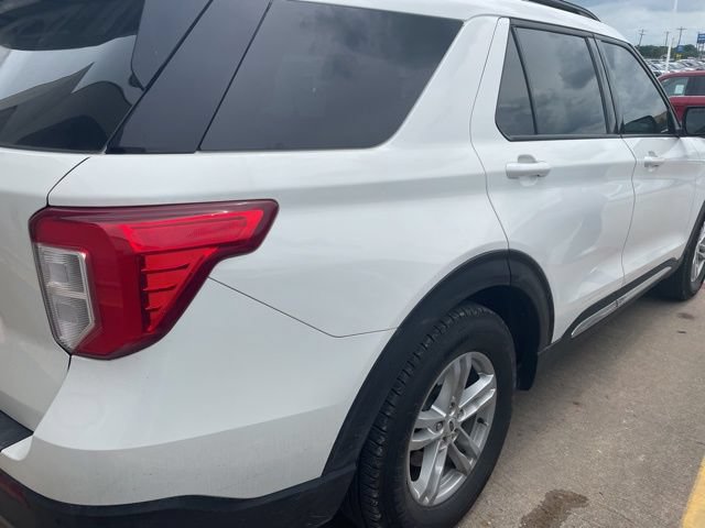 Used 2023 Ford Explorer XLT w/ Equipment Group 202A RWD image 2