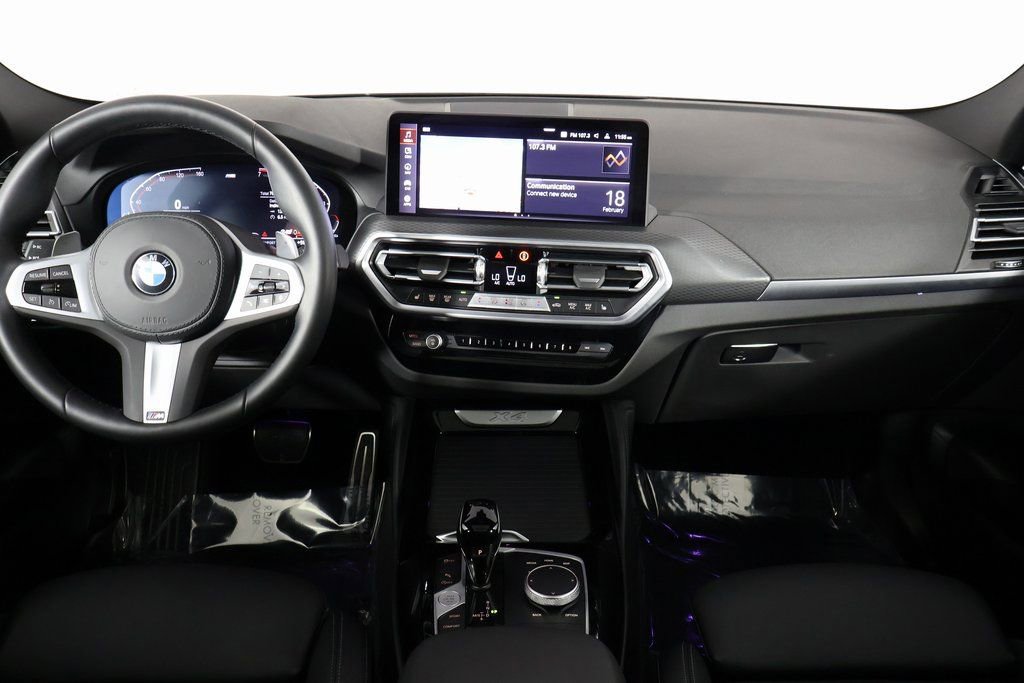 Used 2025 BMW X4 xDrive30i w/ M Sport Package AWD/4WD image 8