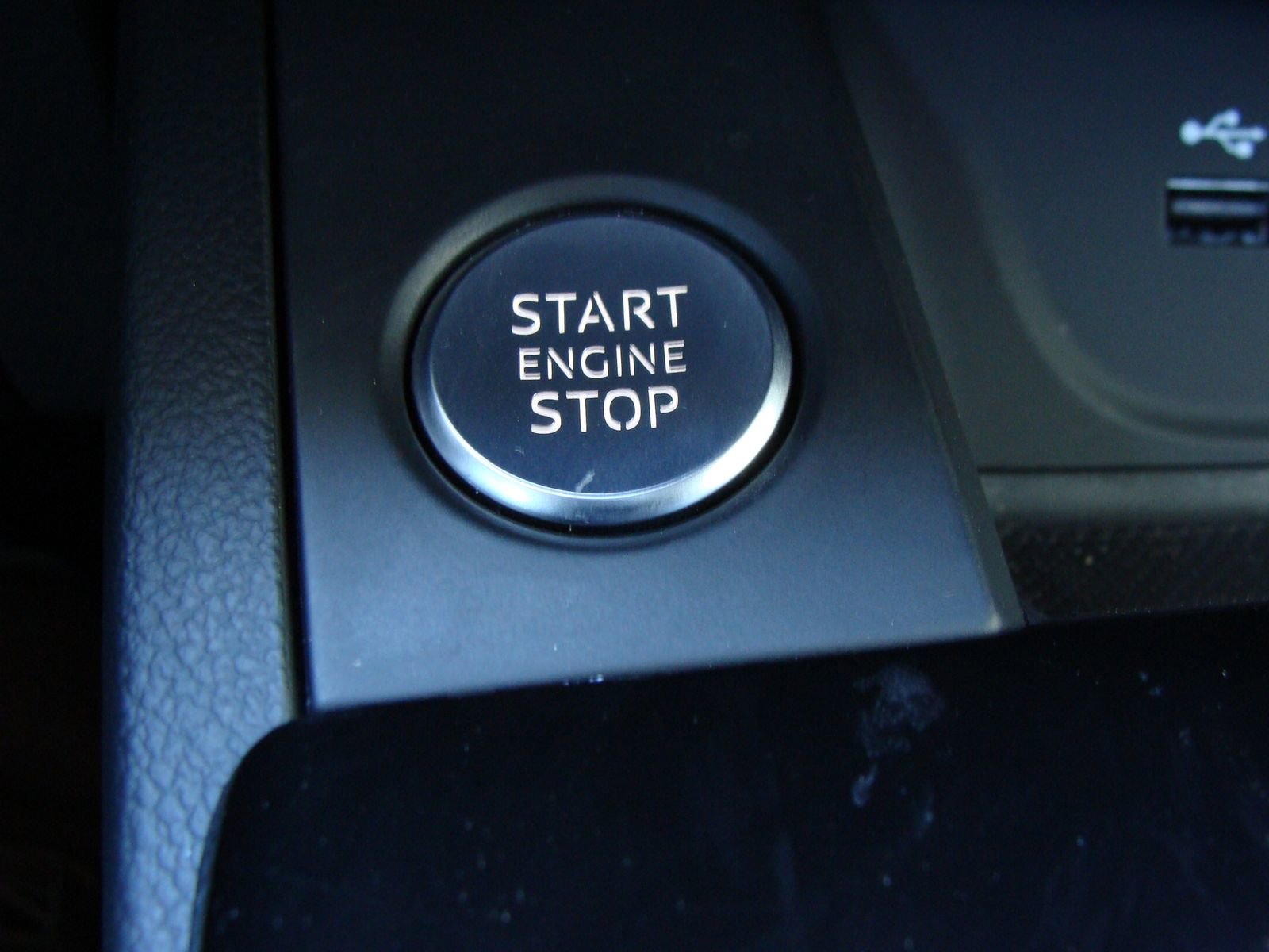 Used 2023 Audi A4 2.0T Premium w/ Convenience Package AWD/4WD image 25