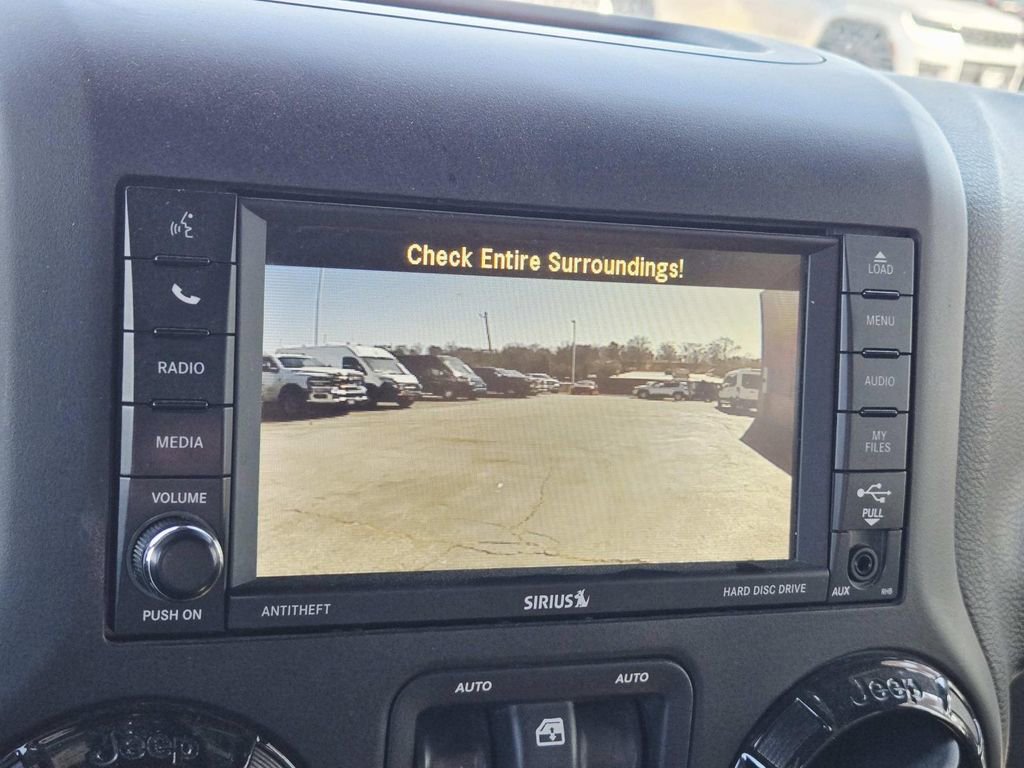 Used 2016 Jeep Wrangler Unlimited Sahara image 13