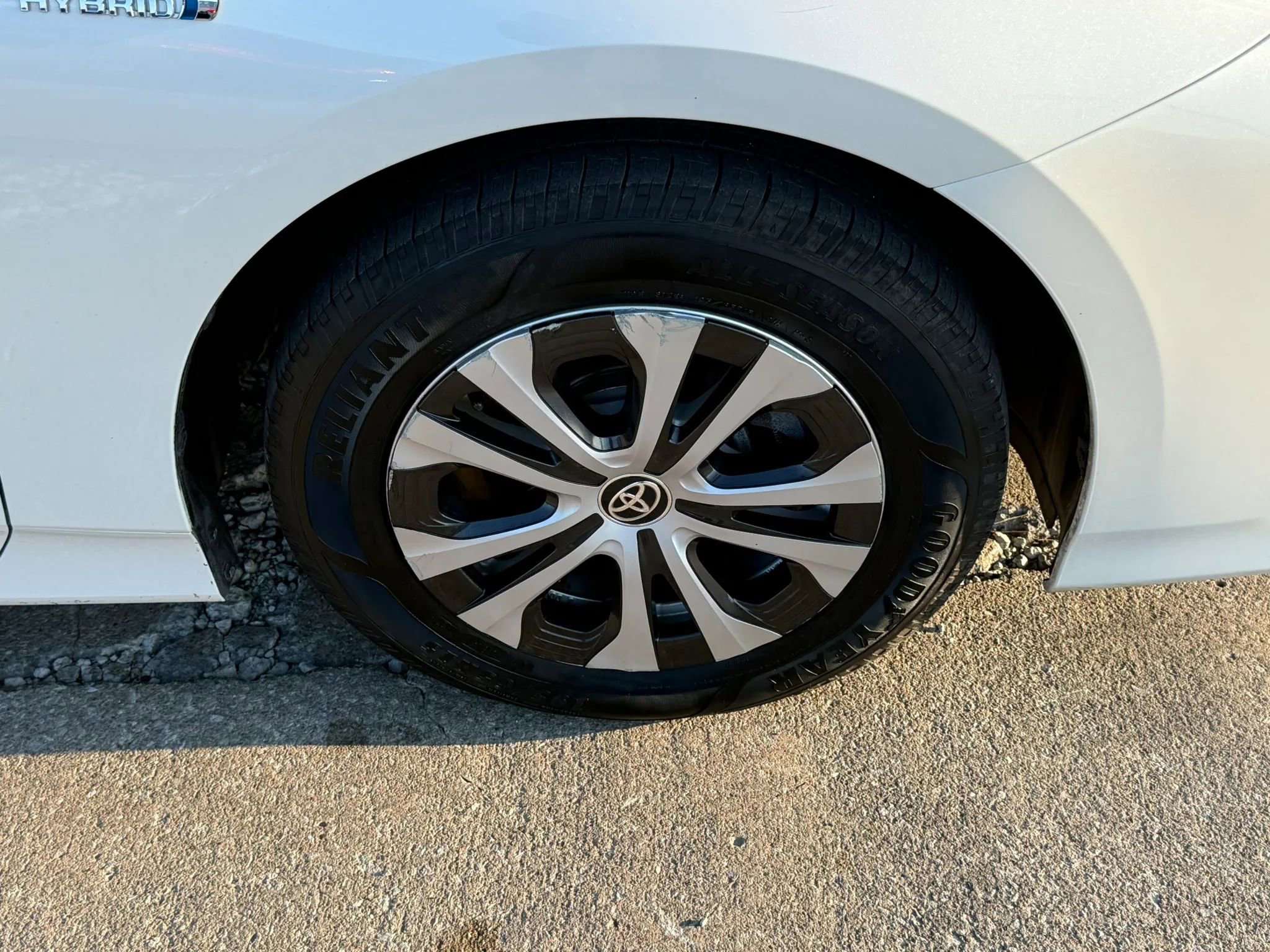 Used 2022 Toyota Prius Prime LE FWD image 45