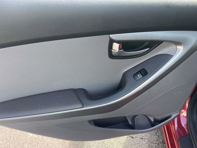 Used 2014 Hyundai Elantra SE image 10