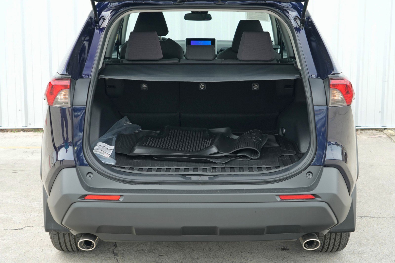 Used 2024 Toyota RAV4 XLE image 8
