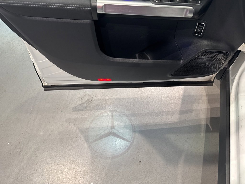 Used 2023 Mercedes-Benz EQB 300 4MATIC w/ Exclusive Package image 16