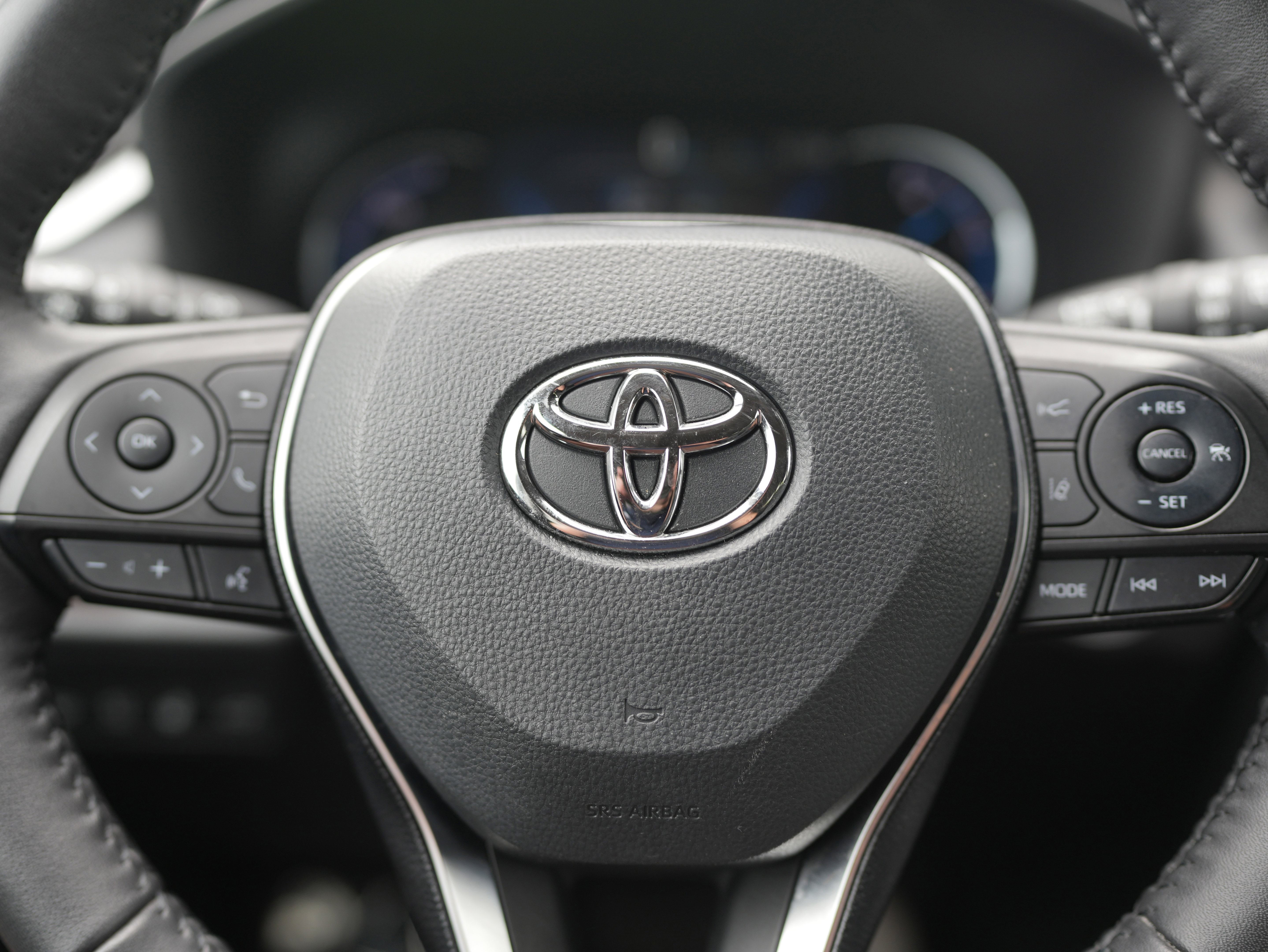 Used 2021 Toyota RAV4 Limited AWD/4WD image 21