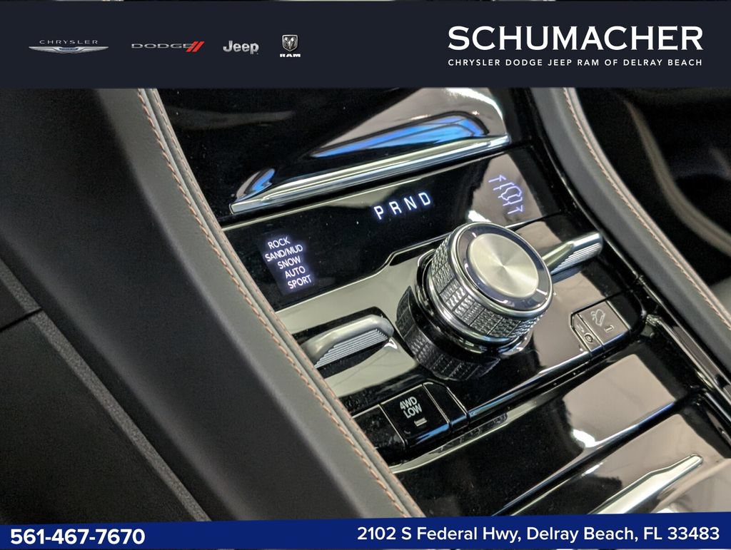 New 2025 Jeep Grand Cherokee Summit AWD/4WD image 25
