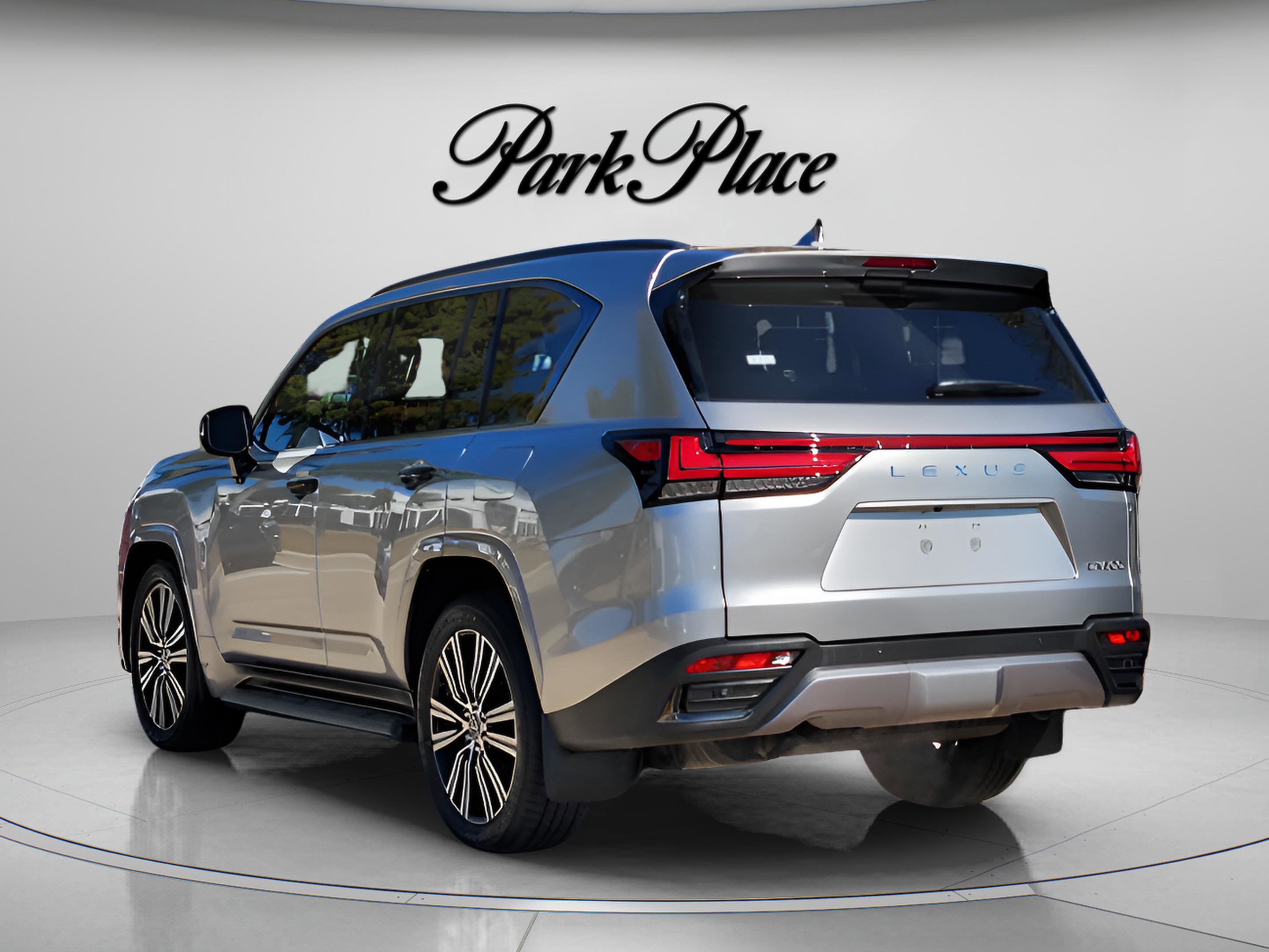 Used 2024 Lexus LX 600 4WD w/ Appearance Package image 10