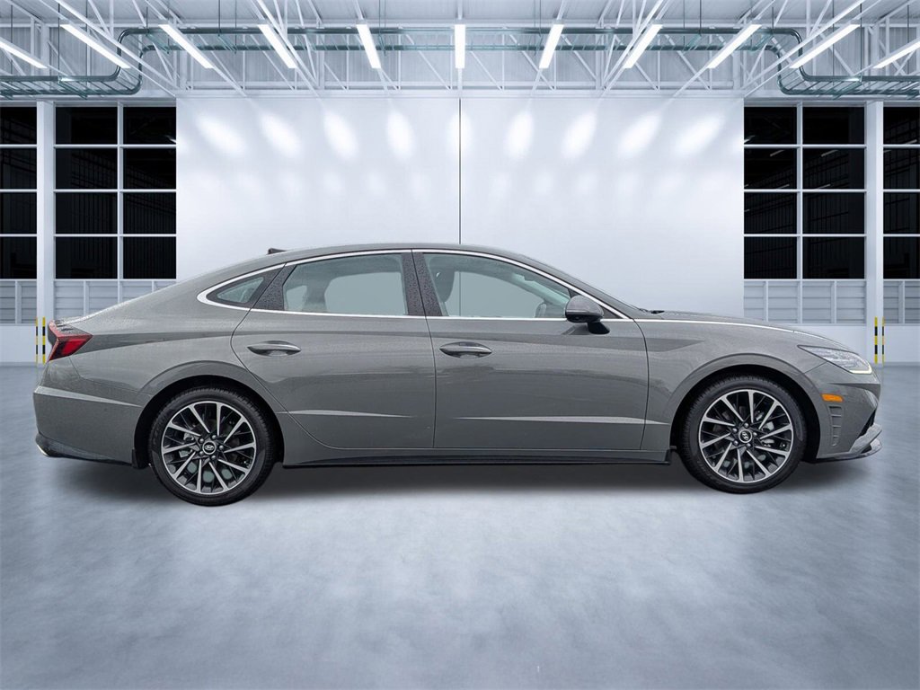Used 2023 Hyundai Sonata Limited image 3