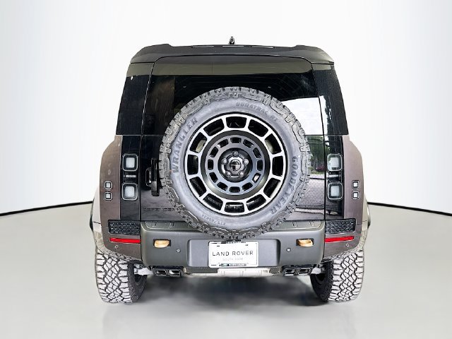 New 2026 Land Rover Defender 110 OCTA AWD/4WD image 6