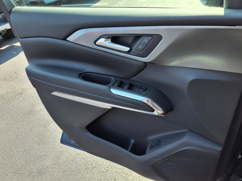 New 2026 Chevrolet Traverse LT w/ Driver Confidence Package image 16