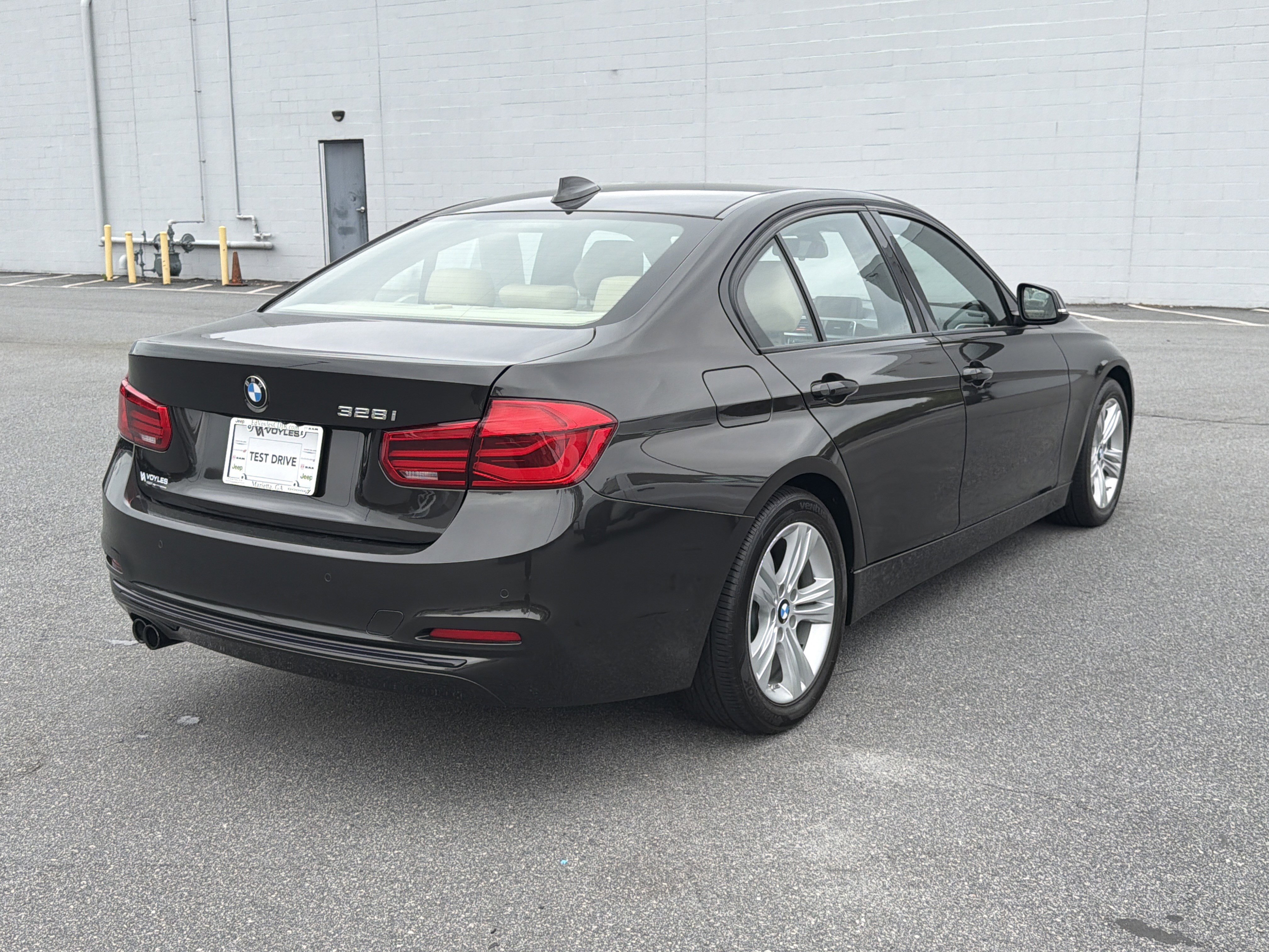Used 2016 BMW 328i Sedan RWD image 8