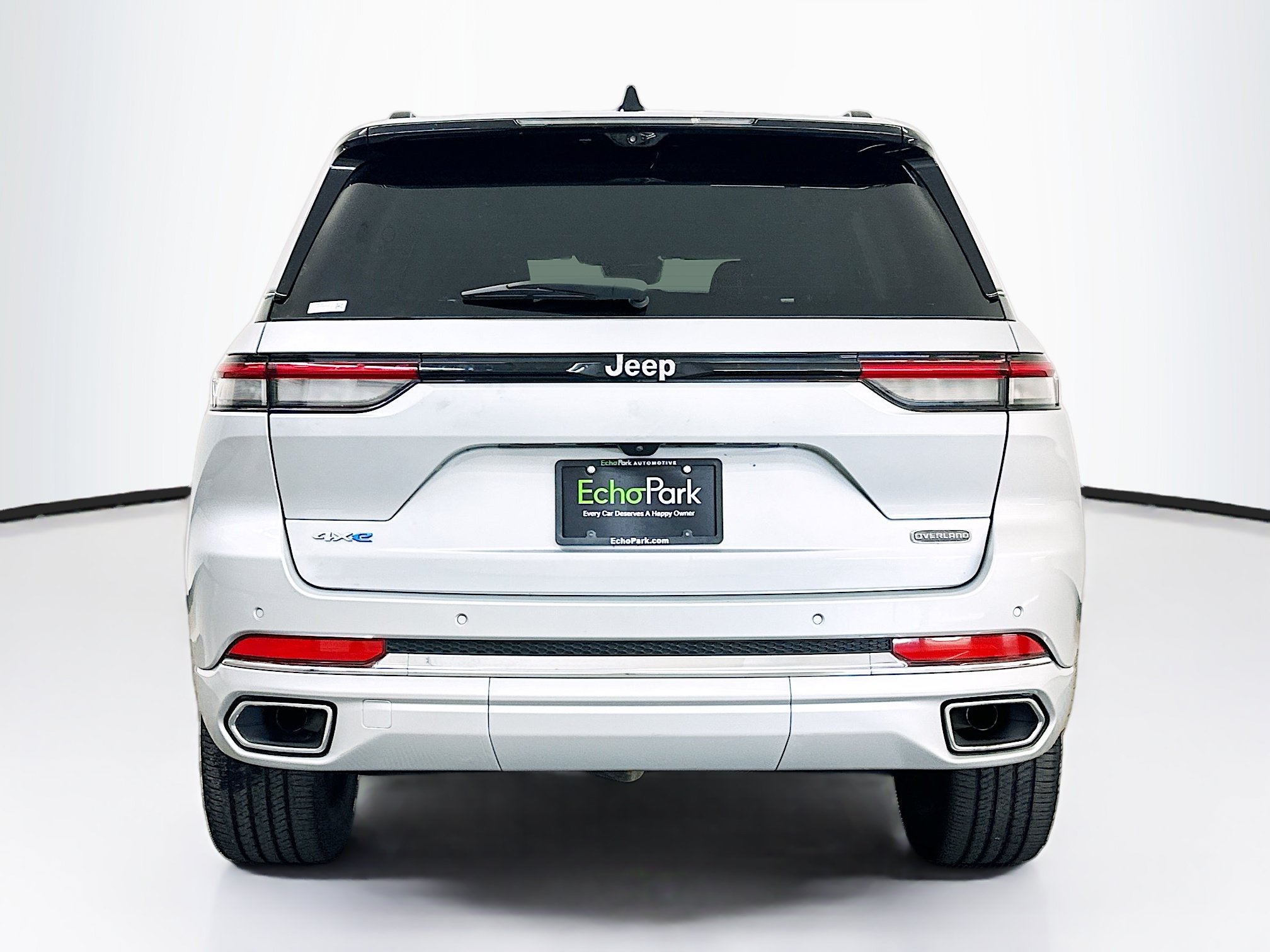 Used 2023 Jeep Grand Cherokee Overland w/ Luxury Tech Group IV AWD/4WD image 7