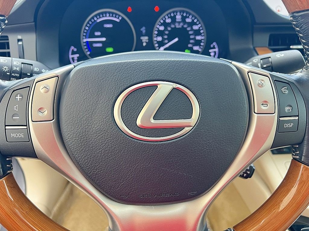 Used 2015 Lexus ES 300h image 14