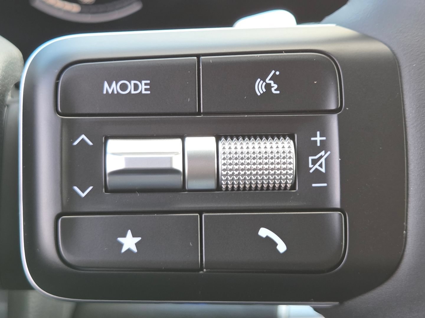 New 2026 Hyundai Santa Fe SE FWD image 32