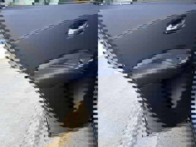 Used 2025 Cadillac XT4 Premium Luxury FWD image 28