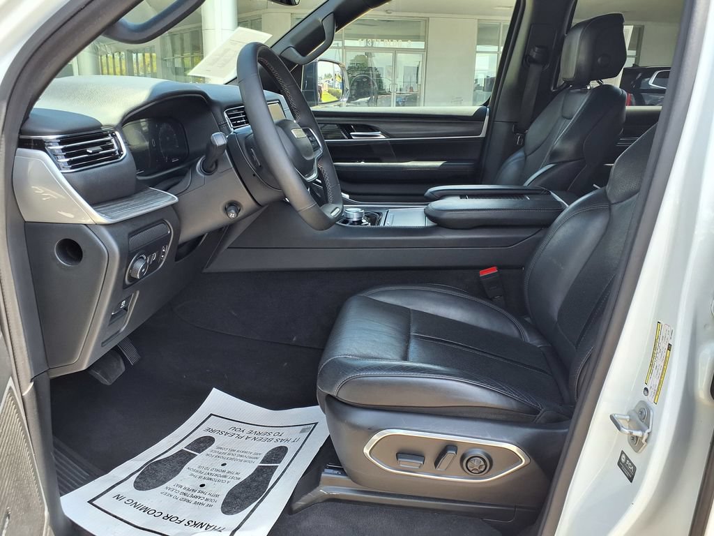 Used 2024 Jeep Wagoneer Series II w/ Flexible Seating Group RWD image 19