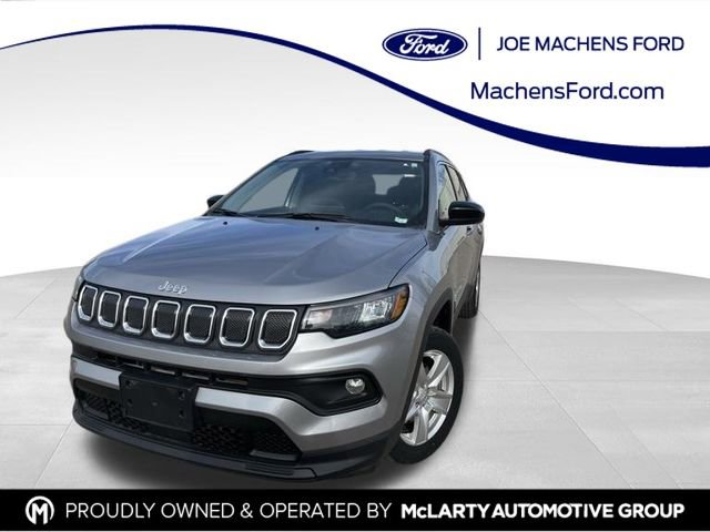 Used 2022 Jeep Compass Latitude image 1