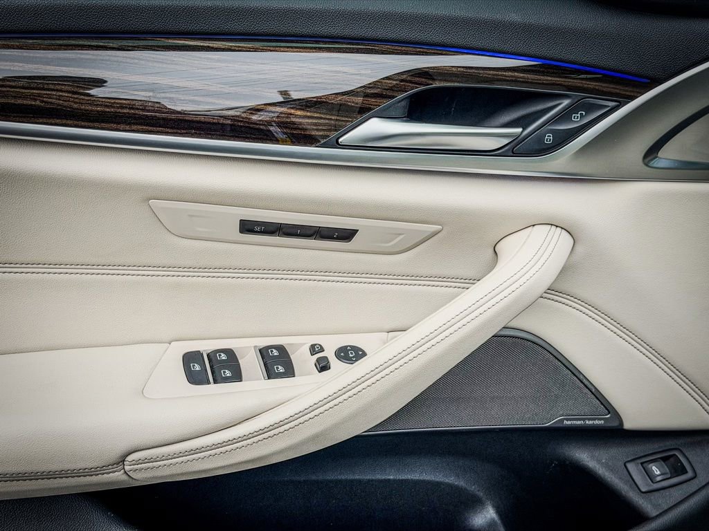 Used 2021 BMW 540i xDrive w/ M Sport Package image 22