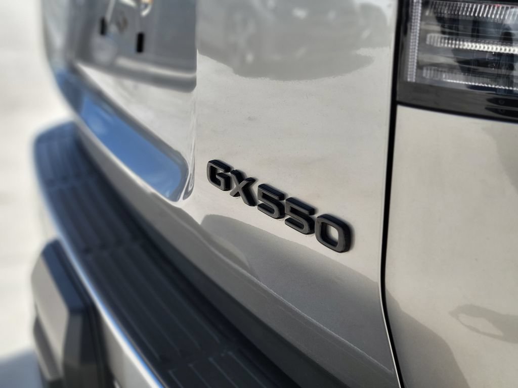 Used 2024 Lexus GX 550 w/ Accessory Package (31) AWD/4WD image 7
