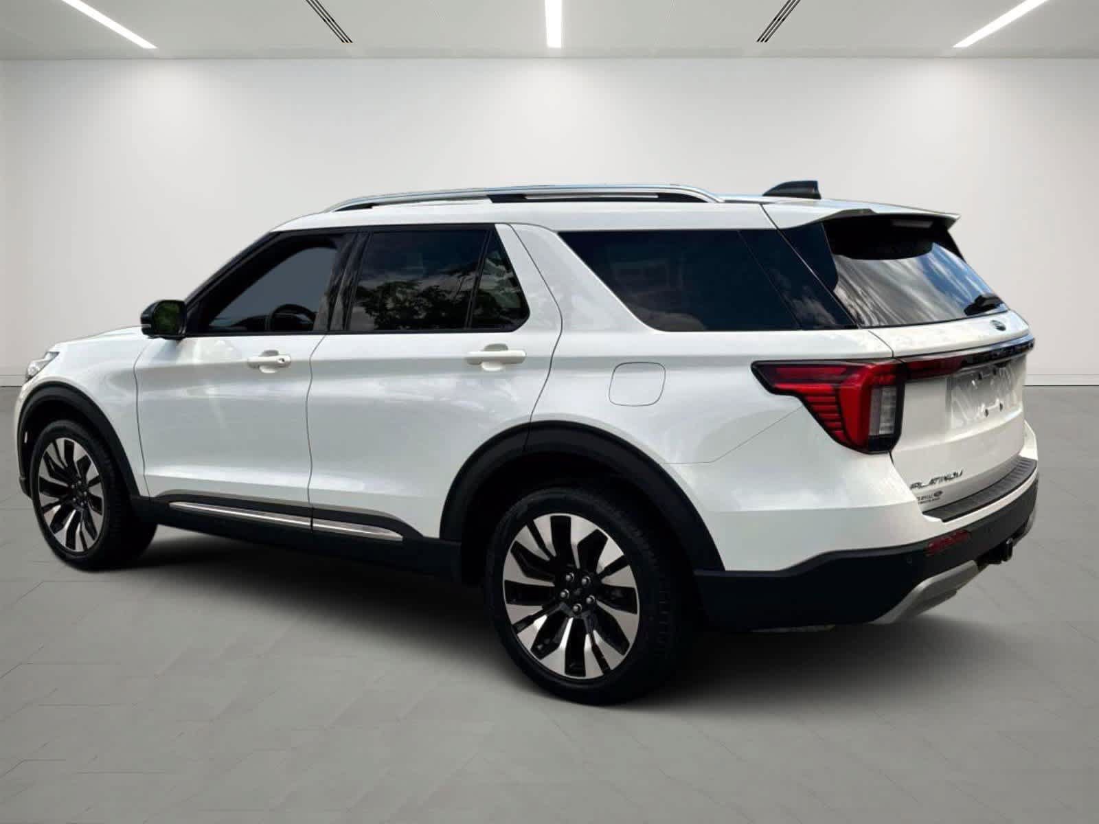 Used 2025 Ford Explorer Platinum w/ LUX Leather Package AWD/4WD image 3