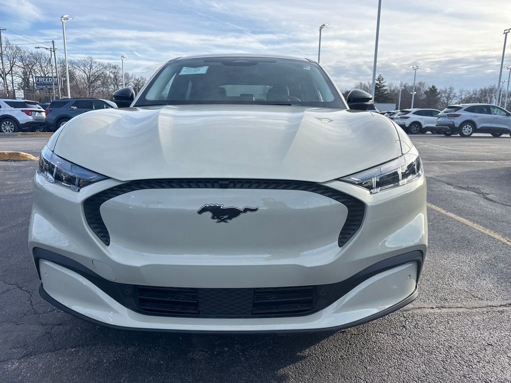 Used 2025 Ford Mustang Mach-E Select w/ Comfort Package Lite image 3