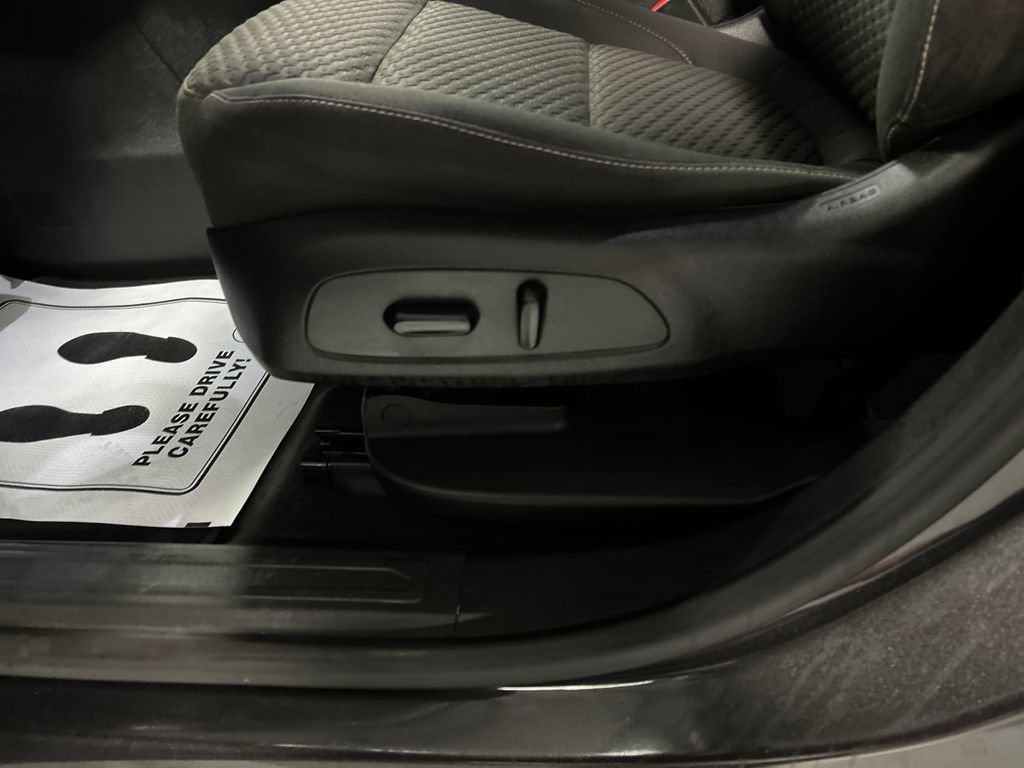 Used 2017 GMC Acadia SLE FWD image 11