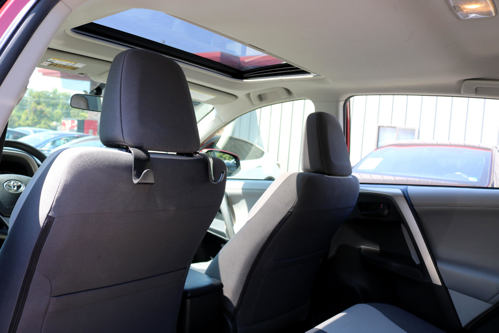 Used 2013 Toyota RAV4 XLE image 32