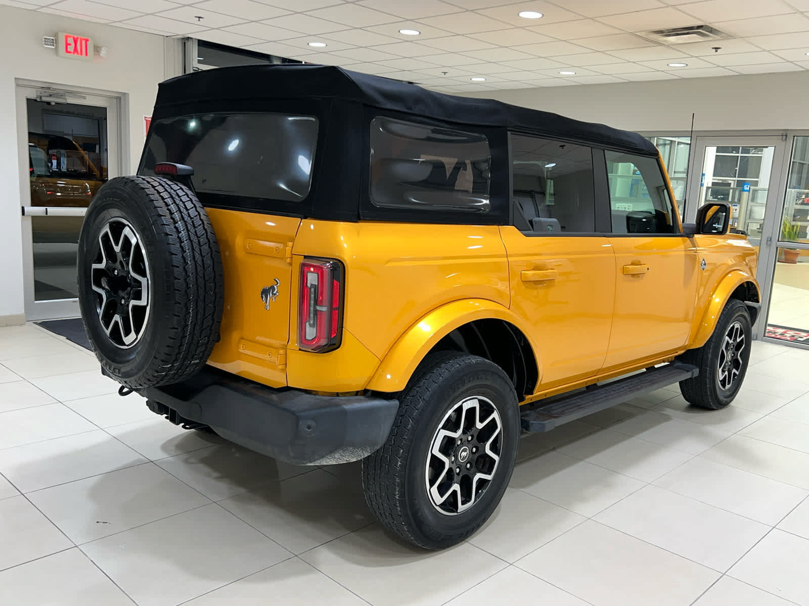 Used 2022 Ford Bronco Outer Banks AWD/4WD image 9
