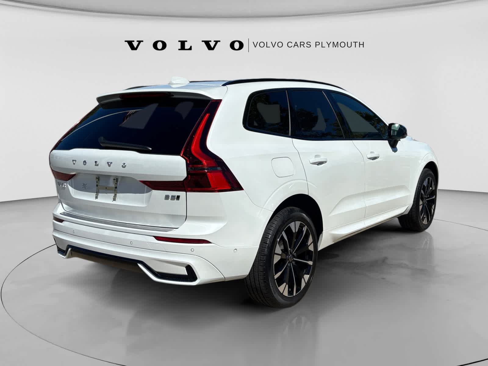 Used 2026 Volvo XC60 B5 Plus AWD/4WD image 7