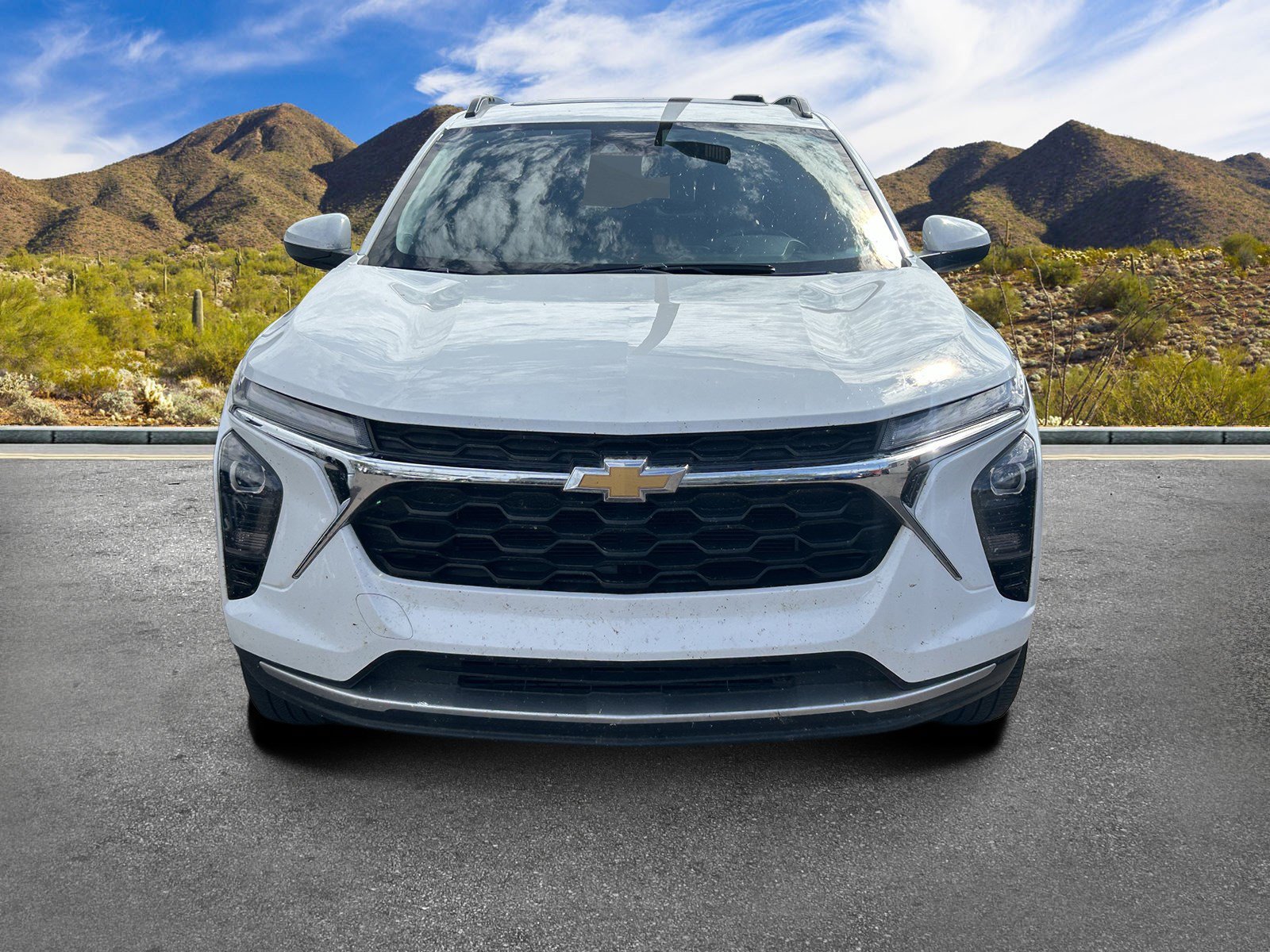 Used 2024 Chevrolet Trax LT w/ Sunroof Package FWD image 3