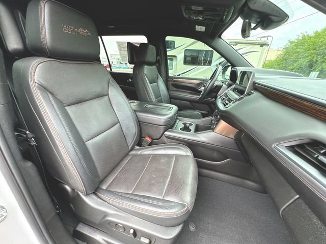Used 2024 Chevrolet Suburban High Country w/ Advanced Technology Package AWD/4WD image 29