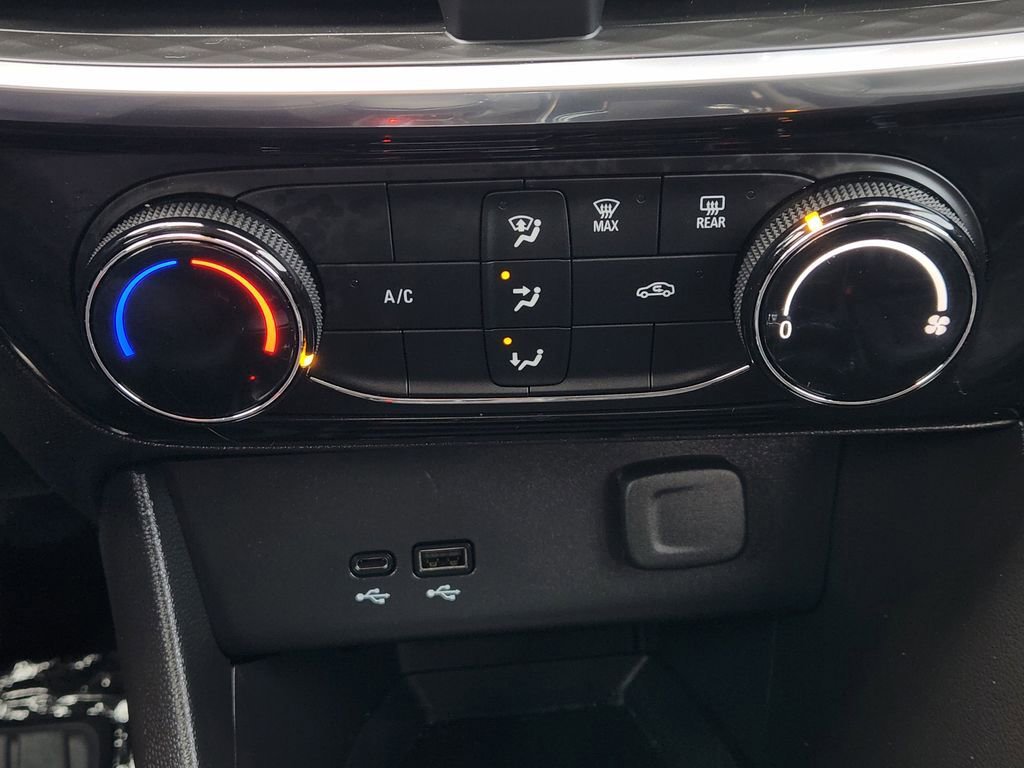 Used 2024 Buick Encore GX Sport Touring image 20